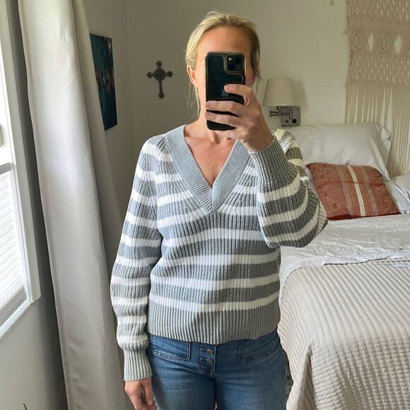 A New Day Sweater Womens Small Grey‎ White Stripe V Neck - Picture 1 of 7